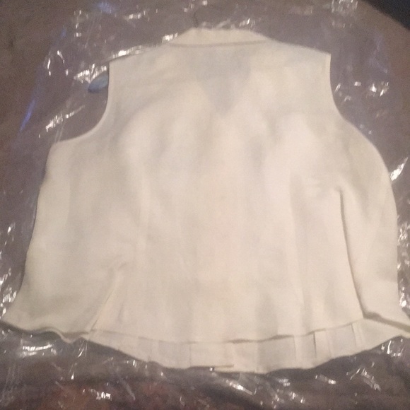 Studio I size 16, 2 piece pant suit - Picture 4 of 12